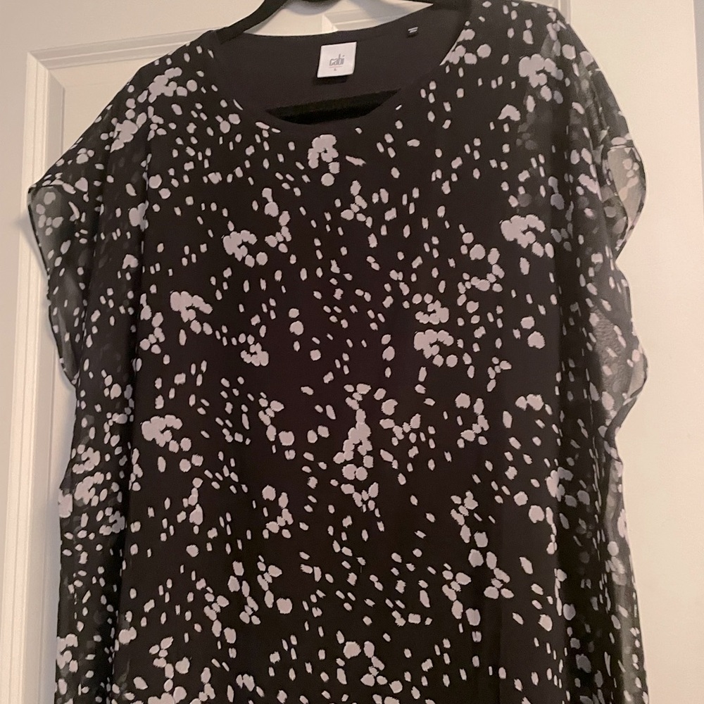 Cabi size L great with jeans